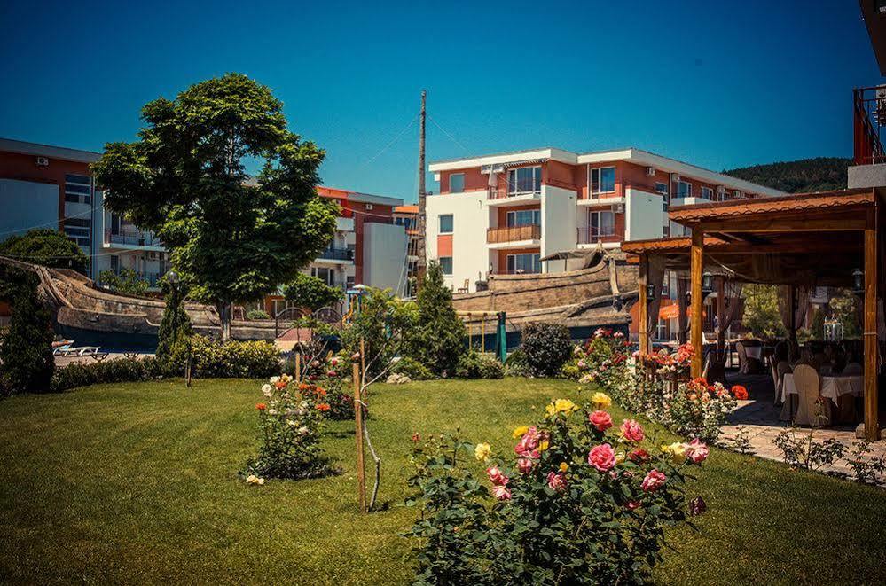 Privilege Fort Beach - Menada Apartments エレニテ エクステリア 写真